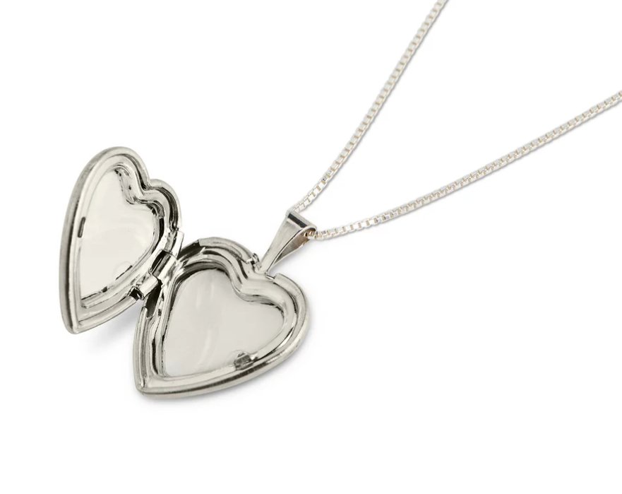 Classic Heart Locket, Silver | Lisbeth Lisbeth - Ambiente Gifts, Decor & Design