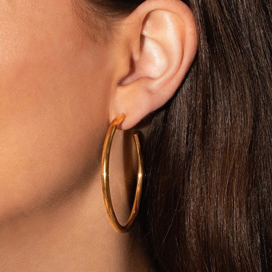 Essential Hoops, Gold | Leah Alexandra LEAH ALEXANDRA - Ambiente Gifts, Decor & Design